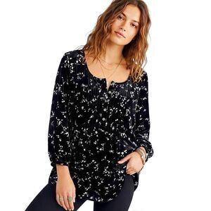 Philosophy Womens Blouse Floral Black Pleated Mid Button Bohemian Size Large